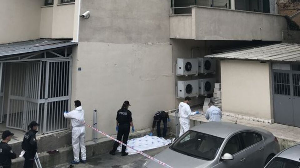 Huzurevinin 5. katından aşağı düştü!