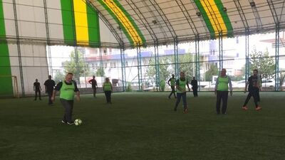 Kalp ameliyatı oldular, doktorlarıyla maça çıktılar