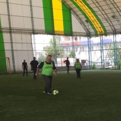 Kalp ameliyatı oldular, doktorlarıyla maça çıktılar