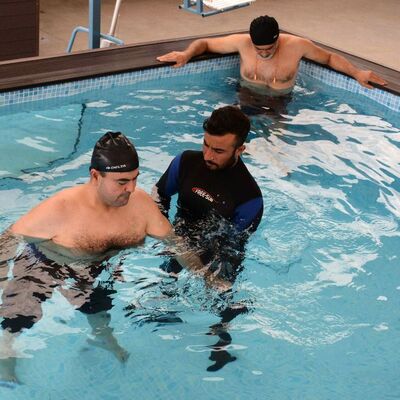 Çocuk felci geçirdi, bacağını 45 yaşında hissetmeye başladı