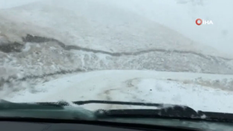 Doğu Anadolu'da kar yağışı başladı! Uyarı üstüne uyarı geliyor