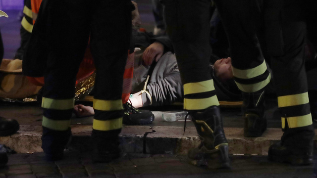 Roma'da maç öncesi yürüyen merdiven çöktü!