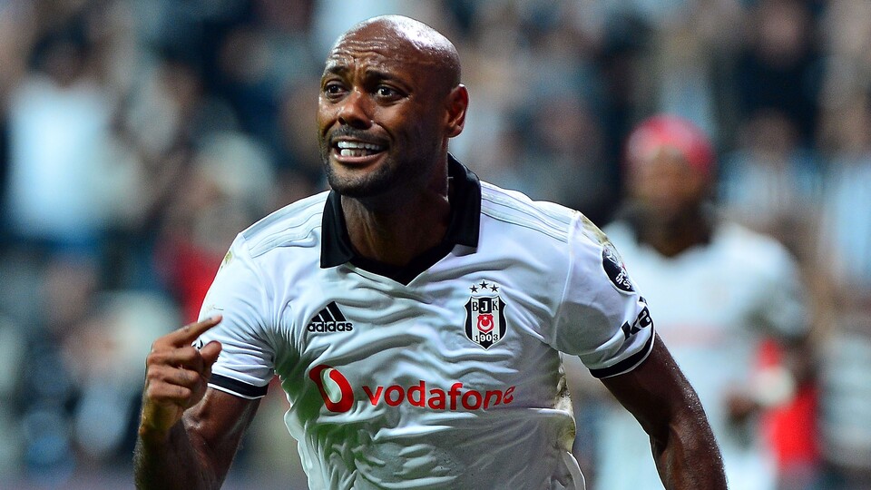 Vagner Love özür diledi