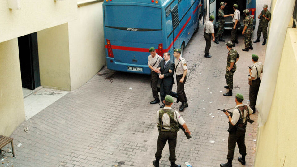 Kaptırdığı parayı 17 yıl sonra geri alacak! İkna eden de suçlu!