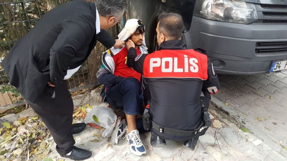 Polis: Sakın gözlerini kapatma!