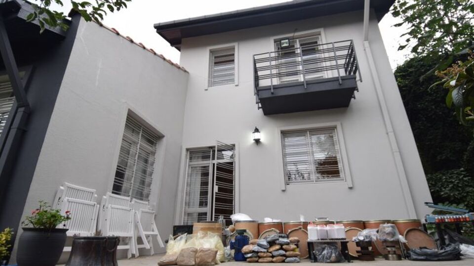 Uyuşturucu villasına baskın: 8 gözaltı!