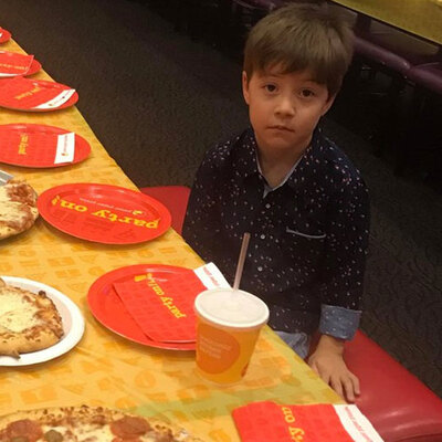 Doğum gününe kimse gelmedi ama...