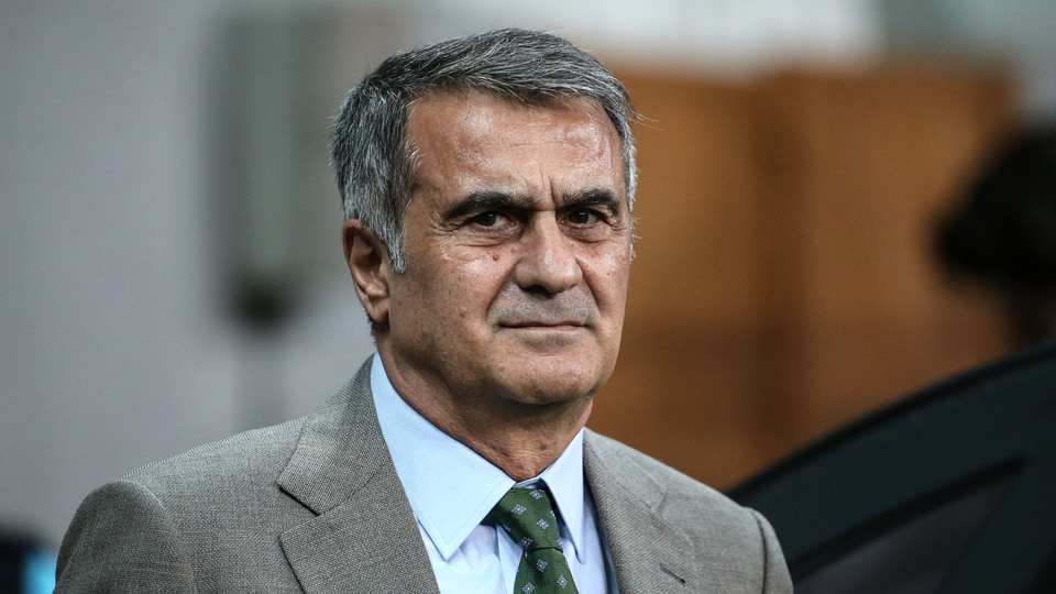 Vodafone Park'ta Şenol Güneş'e tepki!