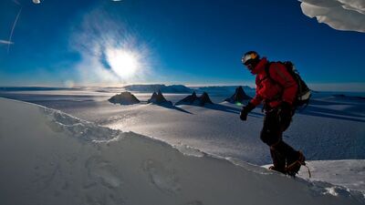 Beyaz kıtada ilk saldırı!