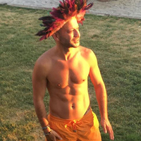 "Adam Yunan heykeli gibi!"