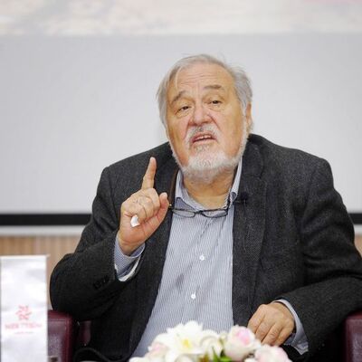 İlber Ortaylı'dan farklı yorumlar...