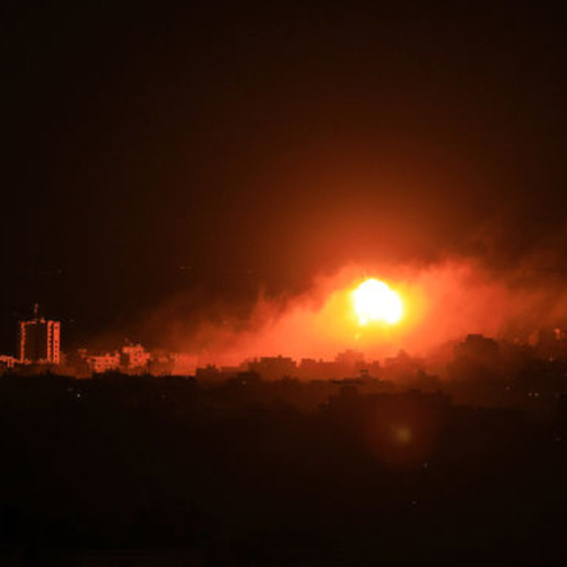 İsrail ordusu Gazze'yi bombaladı