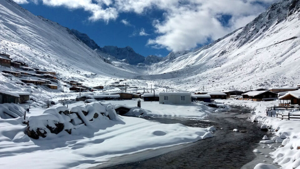 Yaylacılar kara yakalandı!