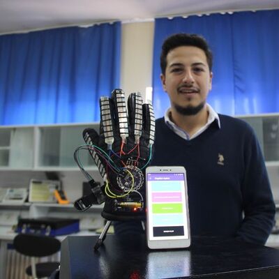 Engelliler için tasarladığı mobil uygulama finale kaldı!