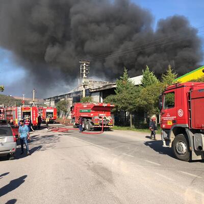 Sakarya'da fabrika yangını!