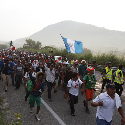 Orta Amerika'dan gelen binlerce göçmen ABD'ye ilerlemeye devam ediyor