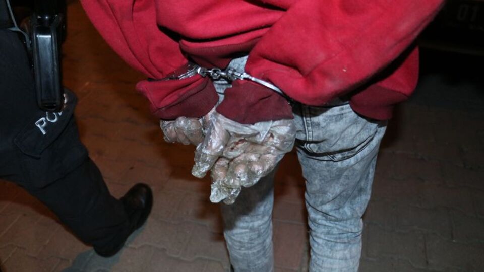 Suçüstü yakalandı!