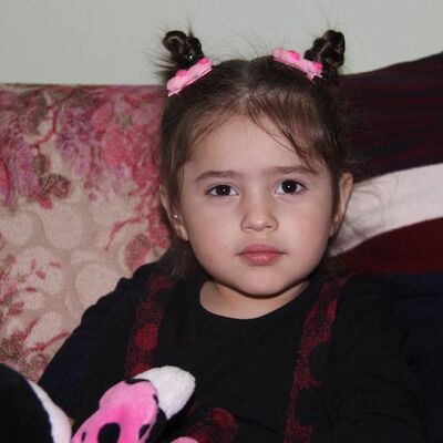 Minik Zeynep biyonik kulak bekliyor!