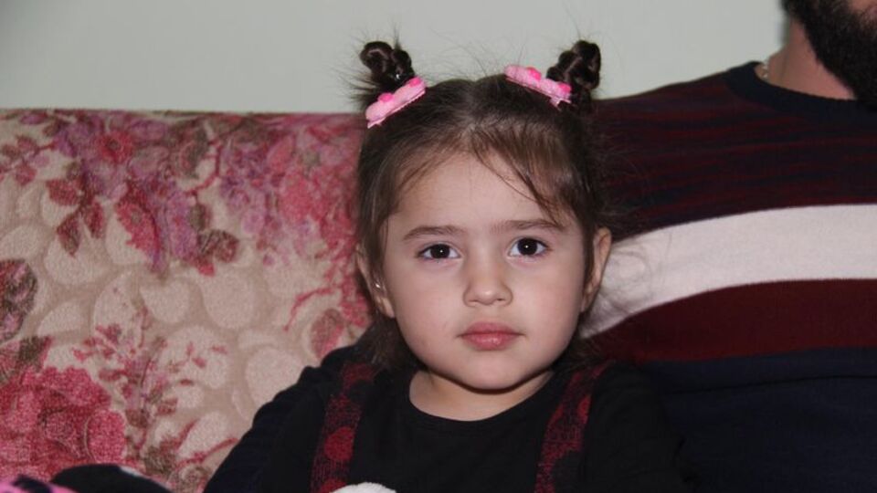 Minik Zeynep biyonik kulak bekliyor!