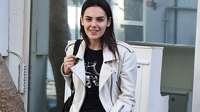 Evlilik sorularını geçiştirdi