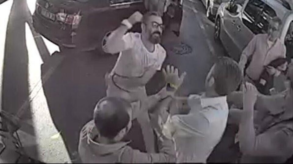 Kocasına haber verdi, bir anda ortalık karıştı!