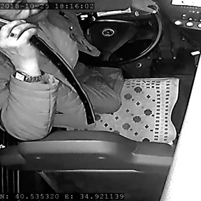 Otobüs şoförüne şemsiyeyle saldırdı!