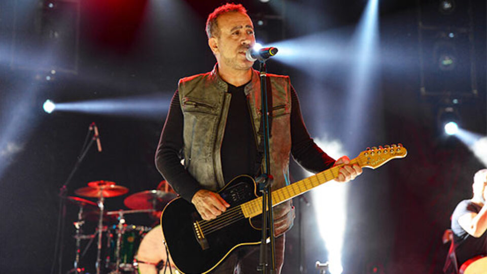 Haluk Levent şehitleri unutmadı