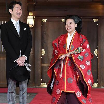 Tacından vazgeçen Japon prenses dünya evine girdi!