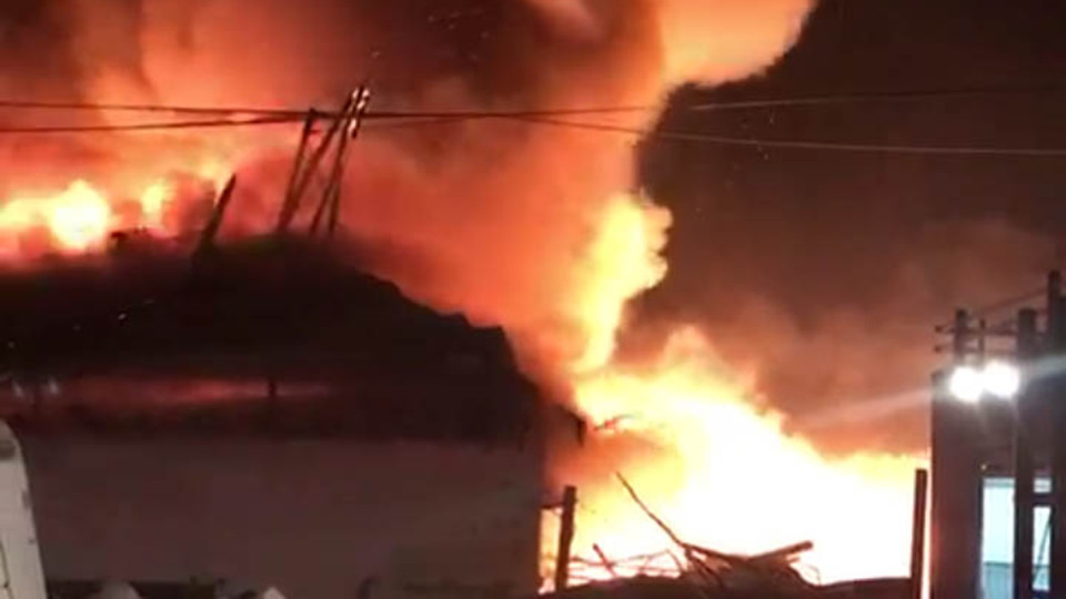 Geri dönüşüm fabrikasında yangın