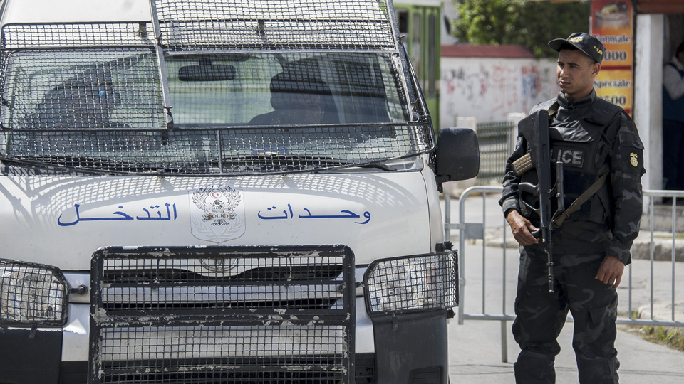 Tunus'ta şehir merkezinde canlı bomba saldırısı!