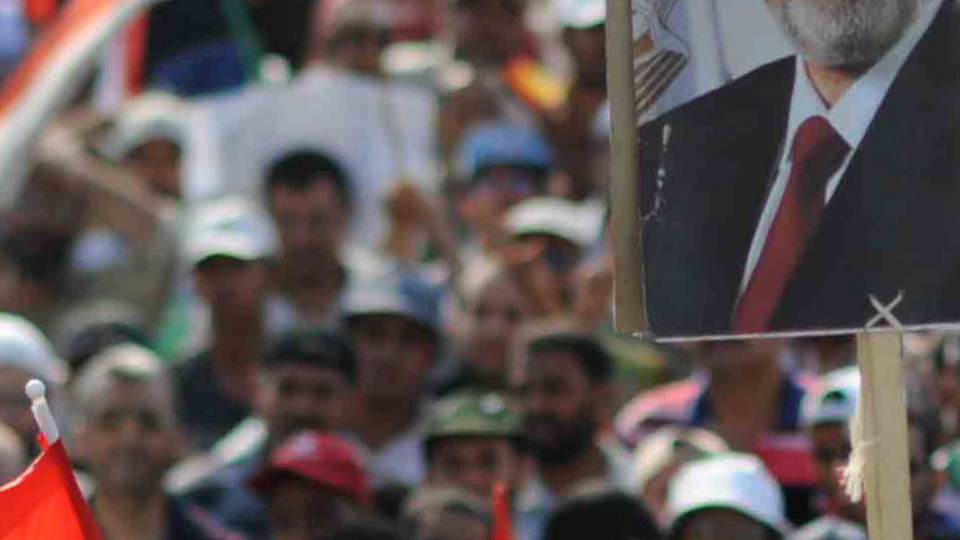 Mursi'nin davasında Mübarek de dinlenecek!