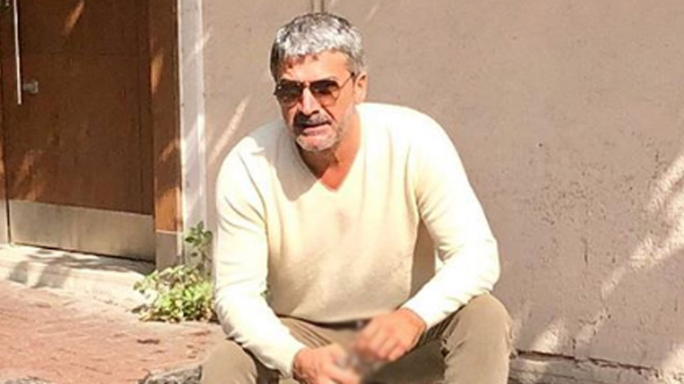 Burak Törer içki kadehiyle araba kullandı