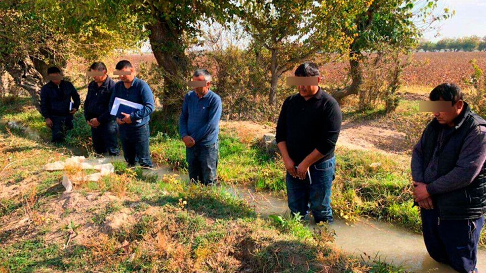 Başbakan yardımcısını kovduran fotoğraf!