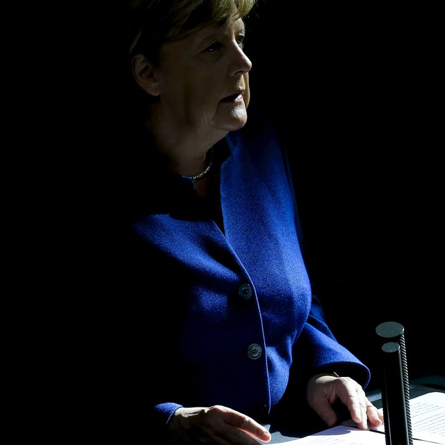 Merkel'den yeniden aday olmamasına ilişkin açıklama