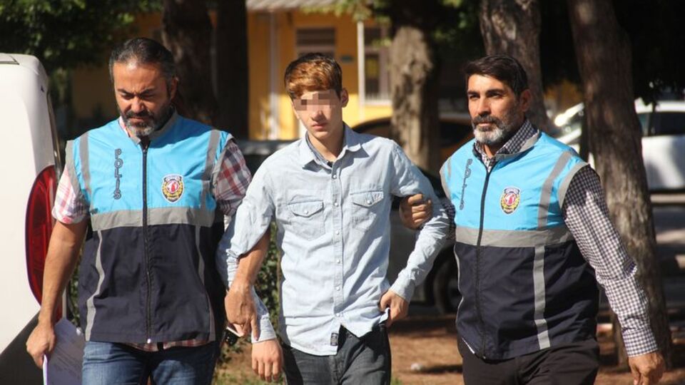 Donarak şehit olan askerlere hakaret eden çocuğa ev hapsi