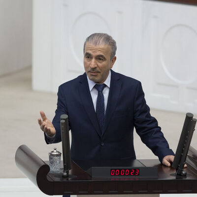 AK Parti'den 'Cumhurbaşkanına itaat farzdır' diyen rektöre tepki!