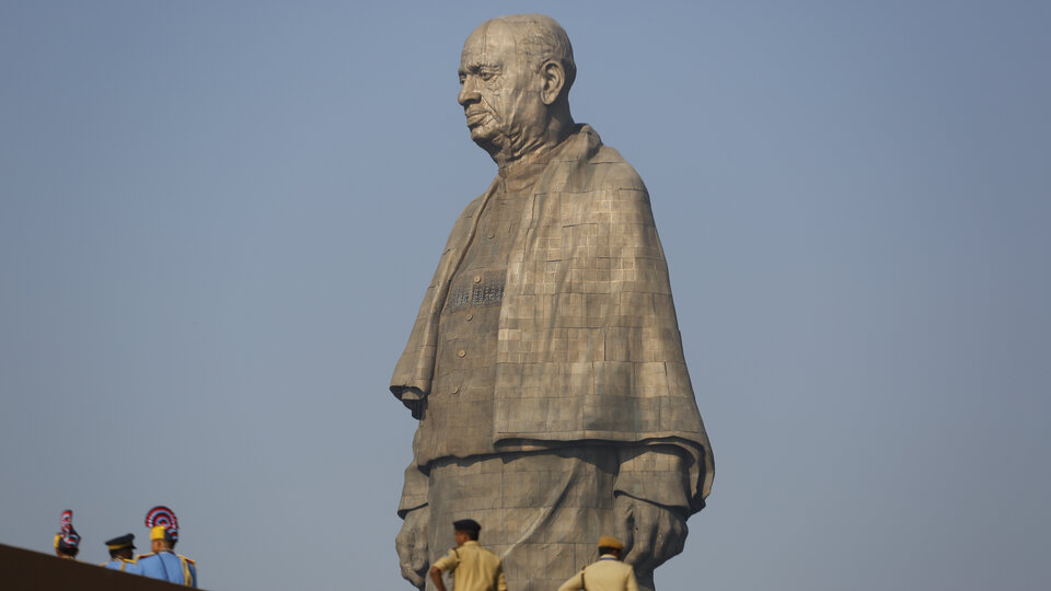 403 milyon dolara mal olan heykelin açılışı yapıldı!