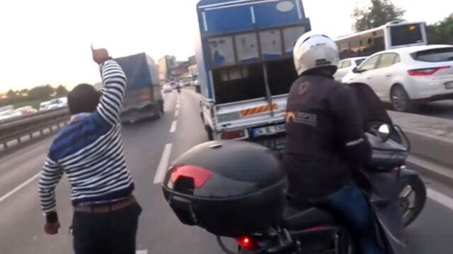 Sürücünün çılgına döndüğü anlar!