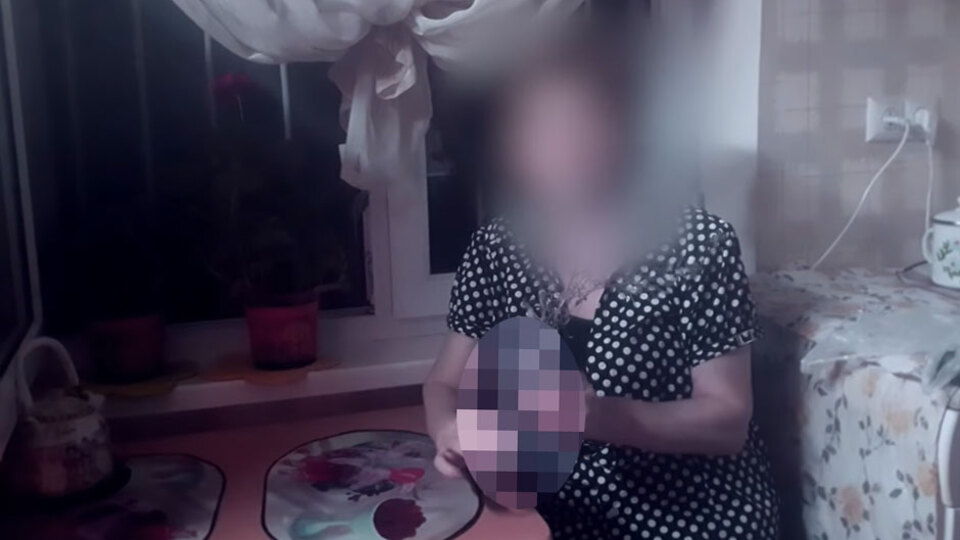 6000 yılından geldiğini iddia etti ve bu bitkiyi gösterdi