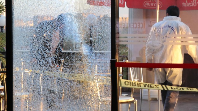 AVM terasında dehşet!