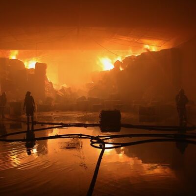 Pamuk deposu alev alev!