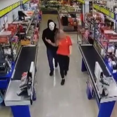 Markette dehşet anları!