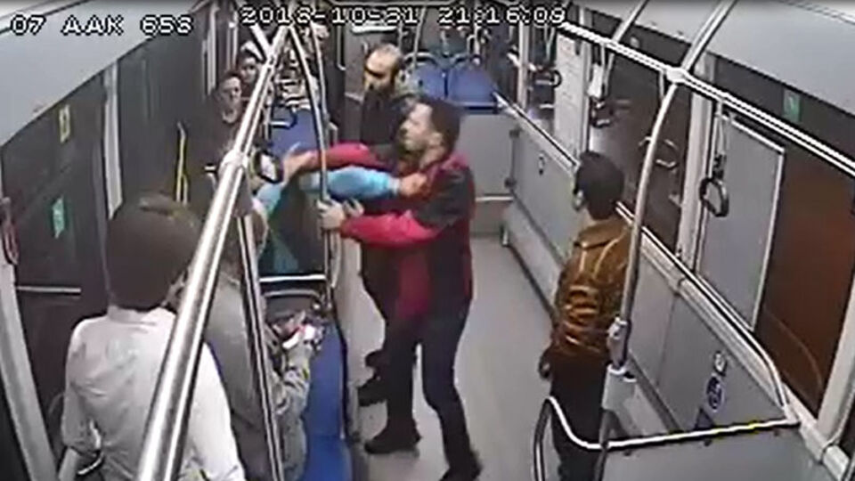 Halk otobüsünde çocuğa taciz iddiası!