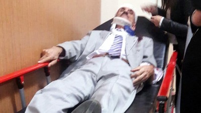 Kızını dövdüğünü iddia ettiği öğretmene dehşeti yaşattı