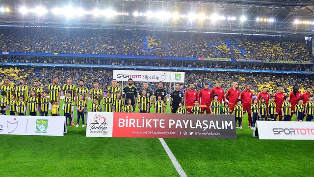 Fenerbahçe'de derbi öncesi sıkıntılar