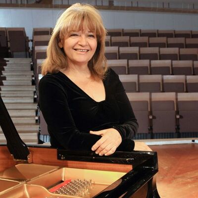 İdil Biret Bursa'da konser verdi