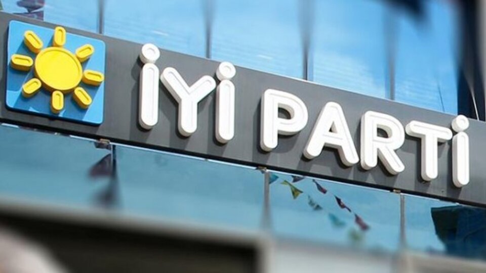 İYİ Parti'nin kurucu üyesi istifa etti