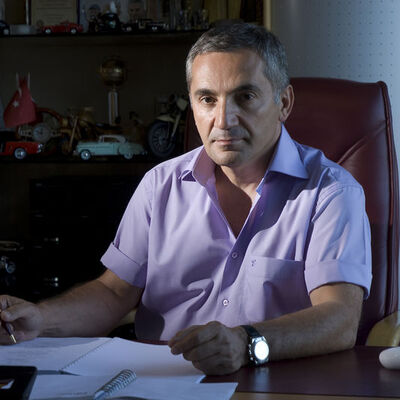 Vergi listesinin 9'uncu sırasındaki Şükrü Avşar kimdir?