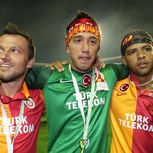 Melo ve Ujfalusi'den derbi mesajı!