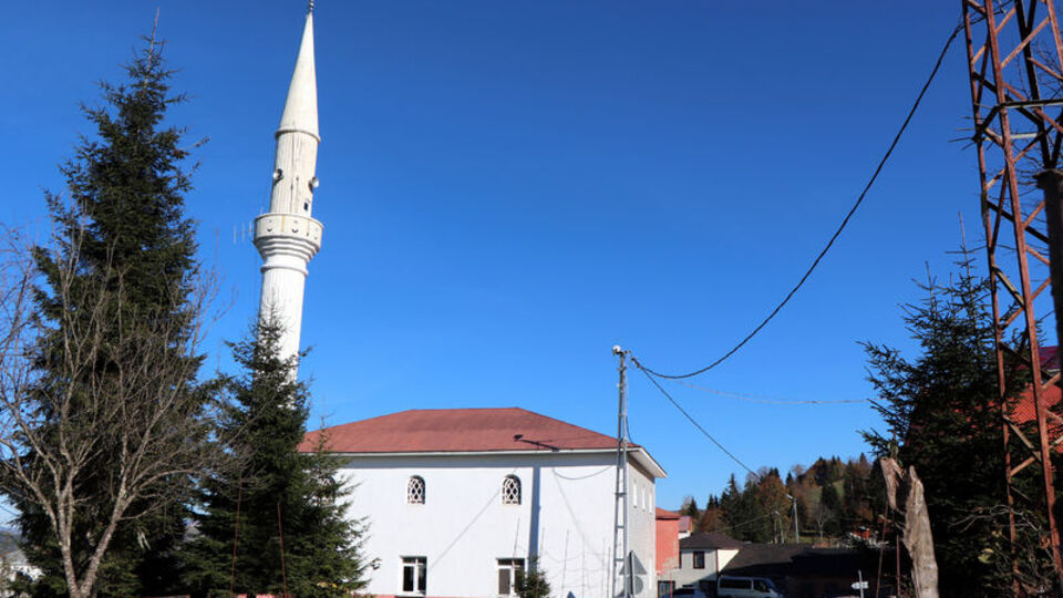 Kilit üstüne kilit vurdular! Camiden anons ediliyor...